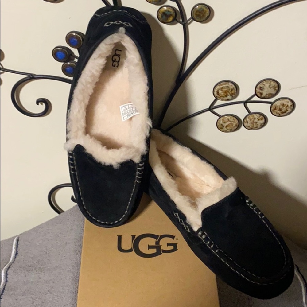 BRAND NEW UGG ANSLEY